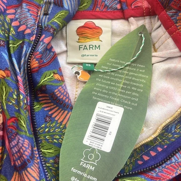 Farm Rio Blue Macaw Flight Pants NWT - Picture 8 of 13